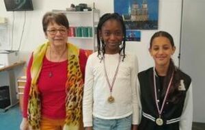 Remise des prix par Claudette Moreau, présidente du comité